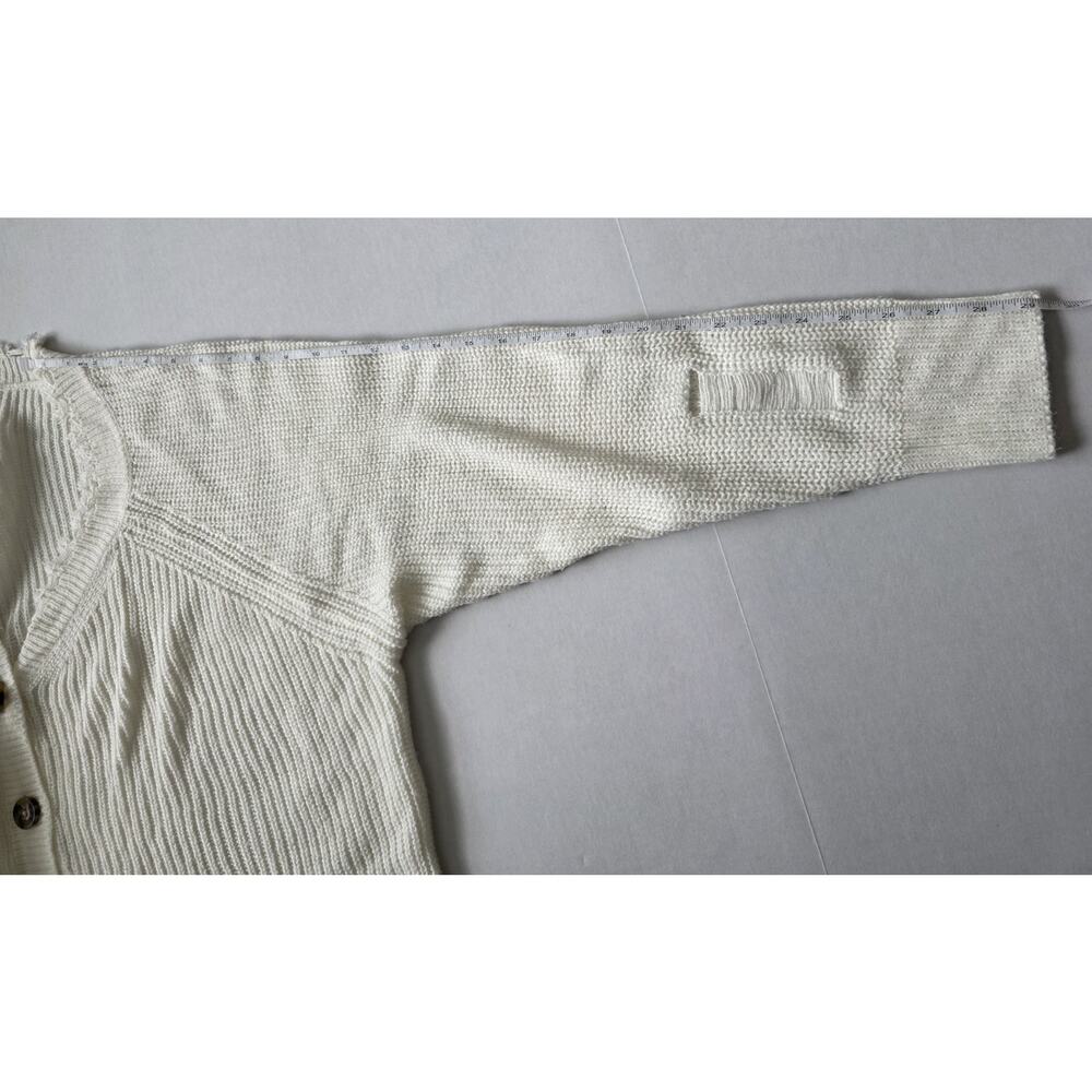 Women’s Distressed Frayed Cream Sweater 2x Long Sleeve Button V Neck - Picture 8 of 9